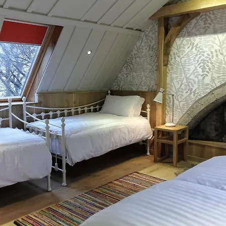 Lumely Fee Bunkhouse