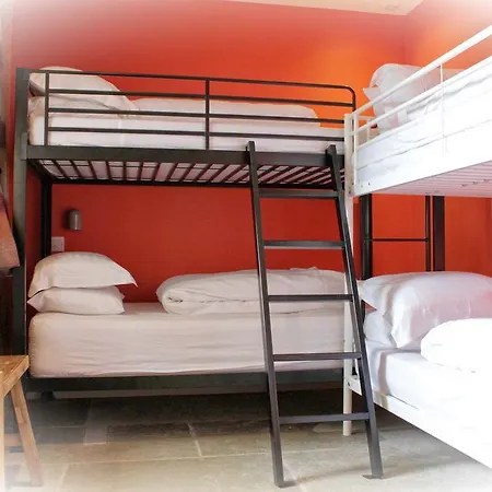 Lumely Fee Bunkhouse Apartahotel Kendal