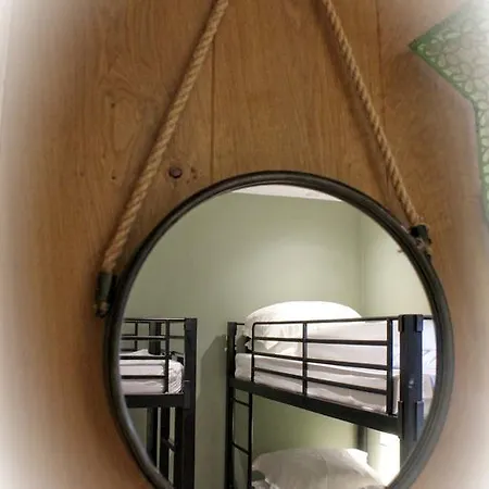 Apartahotel Lumely Fee Bunkhouse