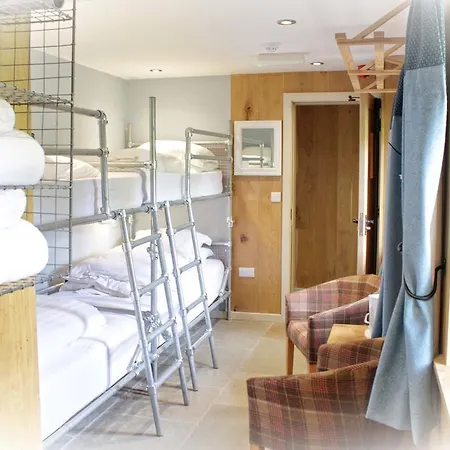 Lumely Fee Bunkhouse