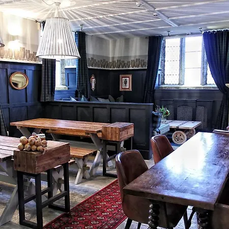 Aparthotel Lumely Fee Bunkhouse 3*