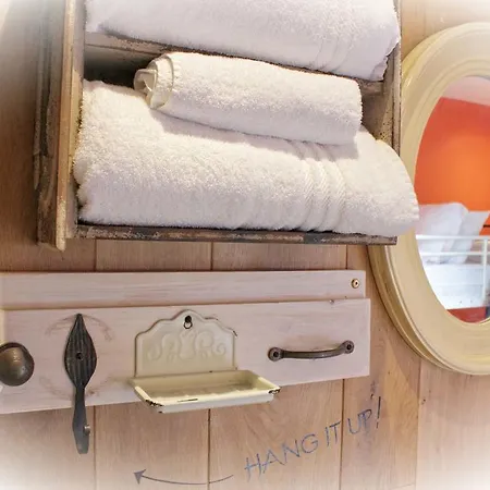 Aparthotel Lumely Fee Bunkhouse