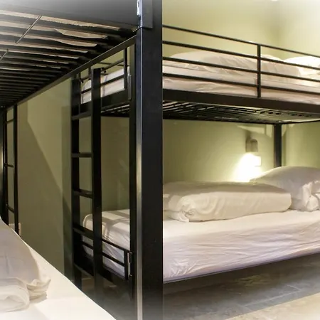 Aparthotel Lumely Fee Bunkhouse 3*